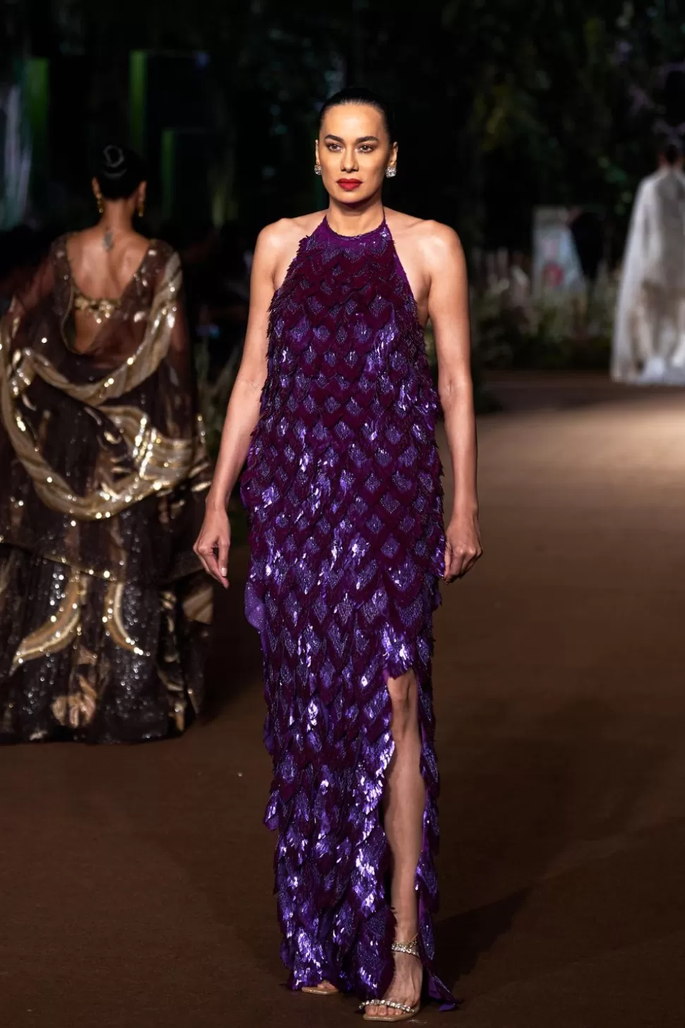 Dresses & Gowns<Rahul Mishra Amethyst Feather Backlace Gown